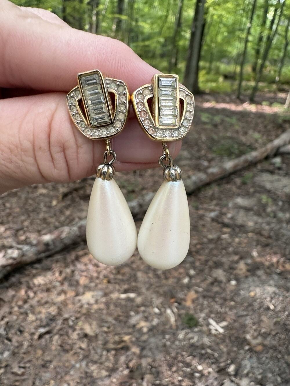 Vintage Richelieu Elegant Faux Pearl Tear Drop Dangle Earrings Jewelry